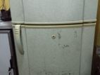 ශීතකරණයක් (Fridge)