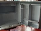 ශීතකරණයක් ( Mini bar frige)