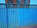 Side Gate