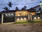 සීගෙන් දියුණු වෙන කොට්ටාව දියගම විශ්වවිද්‍යාල ආසන්නව නිවසක් විකිනිමට