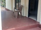 Singal story stand a lone house for rent uyanwatha polgolla