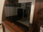 Singer 32” TV With Damro stand