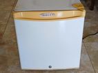 Singer Mini Fridge