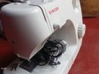 Singer Sewing Machine 8280