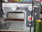 Singer Sewing Machine MC984 - Zig Zag, 25 Built In Stiches, With Motor