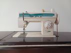 Singer Zig Zag Sewing Machine