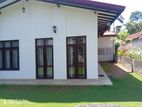 SINGLE STOREY HOUSE FOR RENT IN MOUNT LAVINIA CLOSE TO TEMPLES ROAD