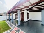 Single-Storey House for Sale in Weliveriya