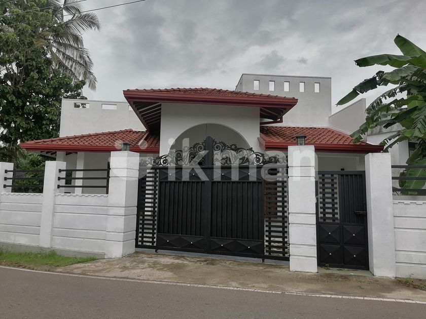Single Story House for Sale in Ganemulla ikman