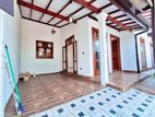 Single Story modern house for sale in Piliyandala Polgasowita