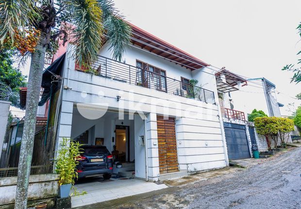 SIX BED HOUSE FOR RENT IN THALAWATHUGODA (Unfurnished), Colombo