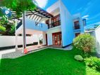 Solid Brand New Modern Super Luxury House-Piliyandala