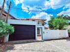 Solid House Refurbished in Pelawatta Kumaragewatta - Battaramulla
