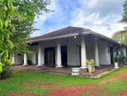 Solidly built Colonial Type Banglow for Rent in Minuwangoda.