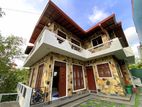 Solidly Built Luxury House From Talawathugoda Hokandara