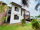 Sollid House in a Very Good Location - Battaramulla Pipe Rd