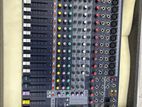 Soundcraft EFX12 analog mixer
