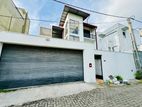 Spacious 10 Perches House for Sale in Kotte