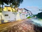 Spacious 12P Modern House with Garden – 300m to Main Road,Thalawathugoda