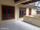 SPACIOUS 1ST FLOOR HOUSE FOR RENT IN MOUNT LAVINIA TEMPLES ROAD