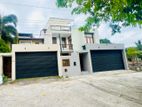 Spacious 4BR House Near Main Road Thalawathugoda