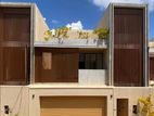 Spacious 4BR Luxury Home with Lake View Mount lavinia