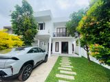 Spacious 4BR Three-Storey House in Prime Kiribathgoda