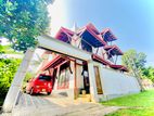 Spacious 5-Bedroom, 3-Story House in Athurugiriya