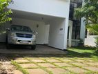 Spacious House For Rent in Fairfield Garden Colombo 08 [ 1430C ]