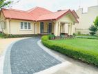 Spacious House with Garden for Rent at Colombo 5