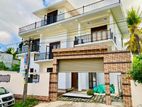 Spacious Luxury Residence with Grand Rooftop – Kadawatha