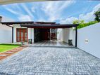 Spacious Modern Home for Sale on Galwarusa Road – Athurugiriya