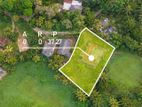 Spacious Property with Old House for Sale in Mirigama
