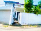 Spacious Two-Story House for Rent on Jambugasmulla Road