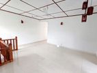 Spacious upstairs house for rent in Rathmalana