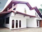 Spacious | with furniture House for sale in Dehiwala