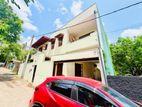 (SR1407) Two Storey House for Rent in Akuregoda Battaramulla