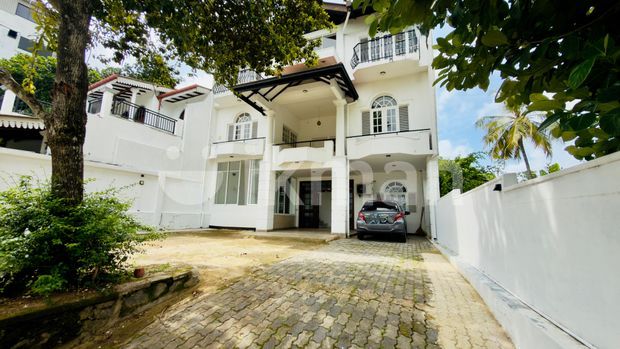 (SR1472) Three Storey House for Rent in Thalawathugoda