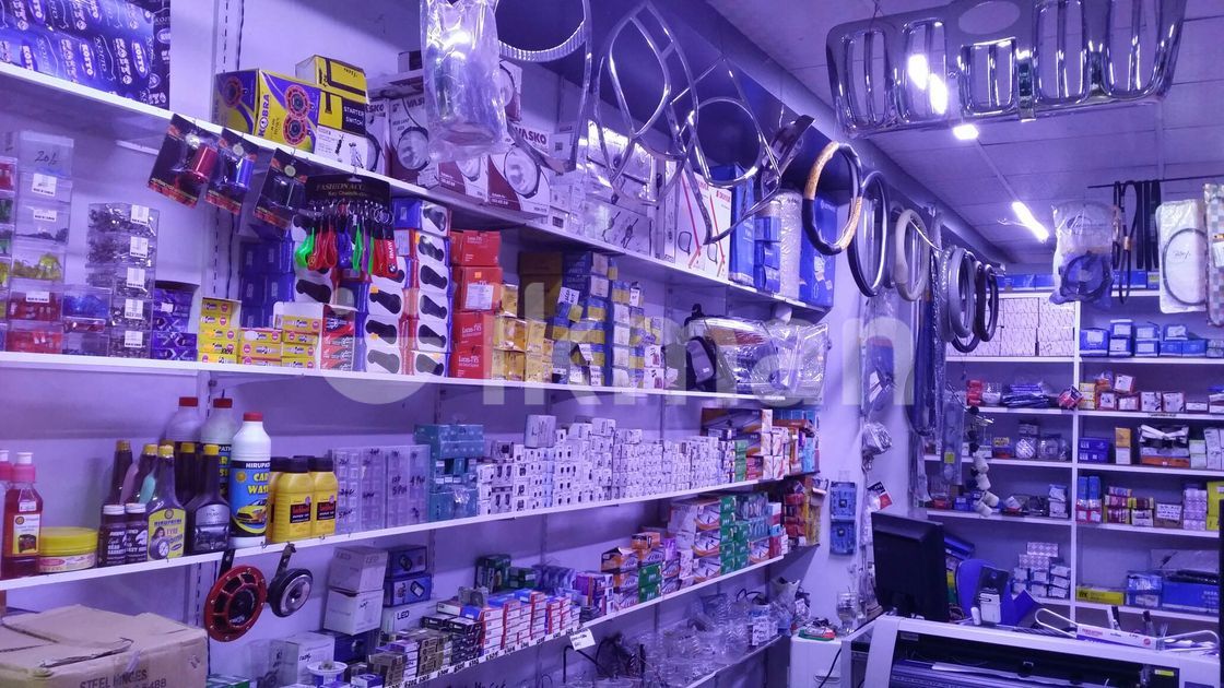 Auto Parts Lot in Ukuwela ikman