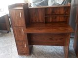 Study Table with Rack Q-37)