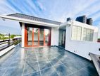 Stylish Family Home with Lift / Generator Kotte