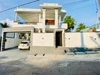 Super Elegant Luxurious House for Sale in Piliyandala