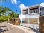 Super Luxury 14P Modern House For Sale In Battaramulla Near Waters Edge