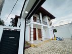 Super luxury 2 story house for sale - Piliyandala