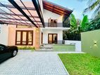 Super Luxury 4BR/4BA House on Thalapathpitiya Road - Nugegoda