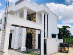 Super Luxury Brand New House For Sale With Swimming pool - Piliyandala