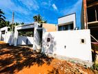 Super Luxury Brand New House In Athurugiriya