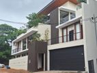 super luxury house for sale in Battaramulla with furnitured