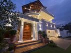 Super Luxury House for Sale in Jayanthipura, Battaramulla Ds48198