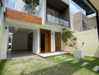 Super Luxury House for Sale in Pelawatte Ds7679